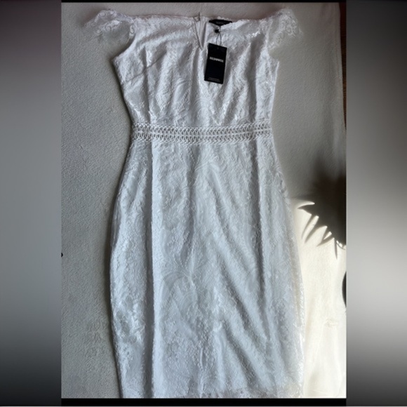 Floral Lace Bodycon Dress: Size Small, The Irresistible‎ Allure - Picture 2 of 3